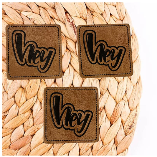 1 Kunstleder Label - HEY - Braun - zum aufnähen - 4x4cm Quadrat